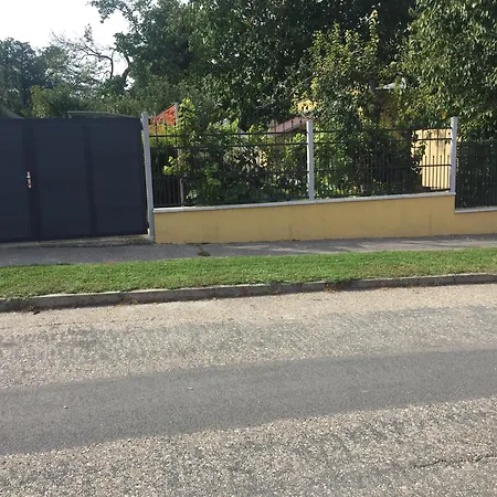 Bitter Sukromne Apartament Štúrovo